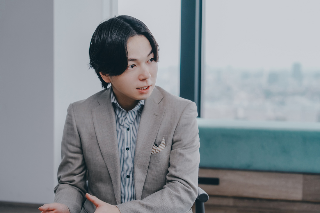 課長 池邉のインタビューカット