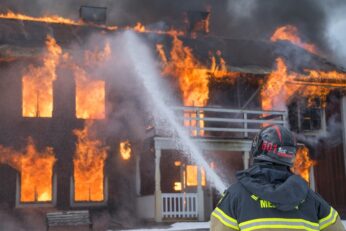 火災保険はどこまで補償してくれるの？補償範囲と費用について解説。