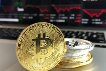 ハイリスクなビットコインに対して堅実な不動産投資への注目が高まる！？